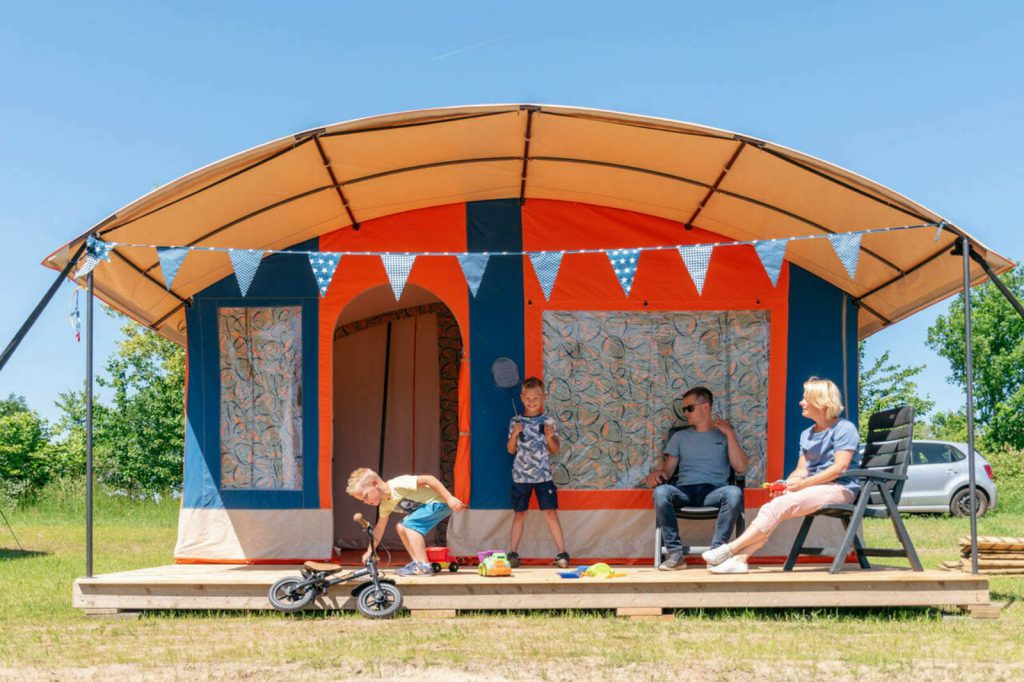Ingerichte bungalowtent | 6 Personen